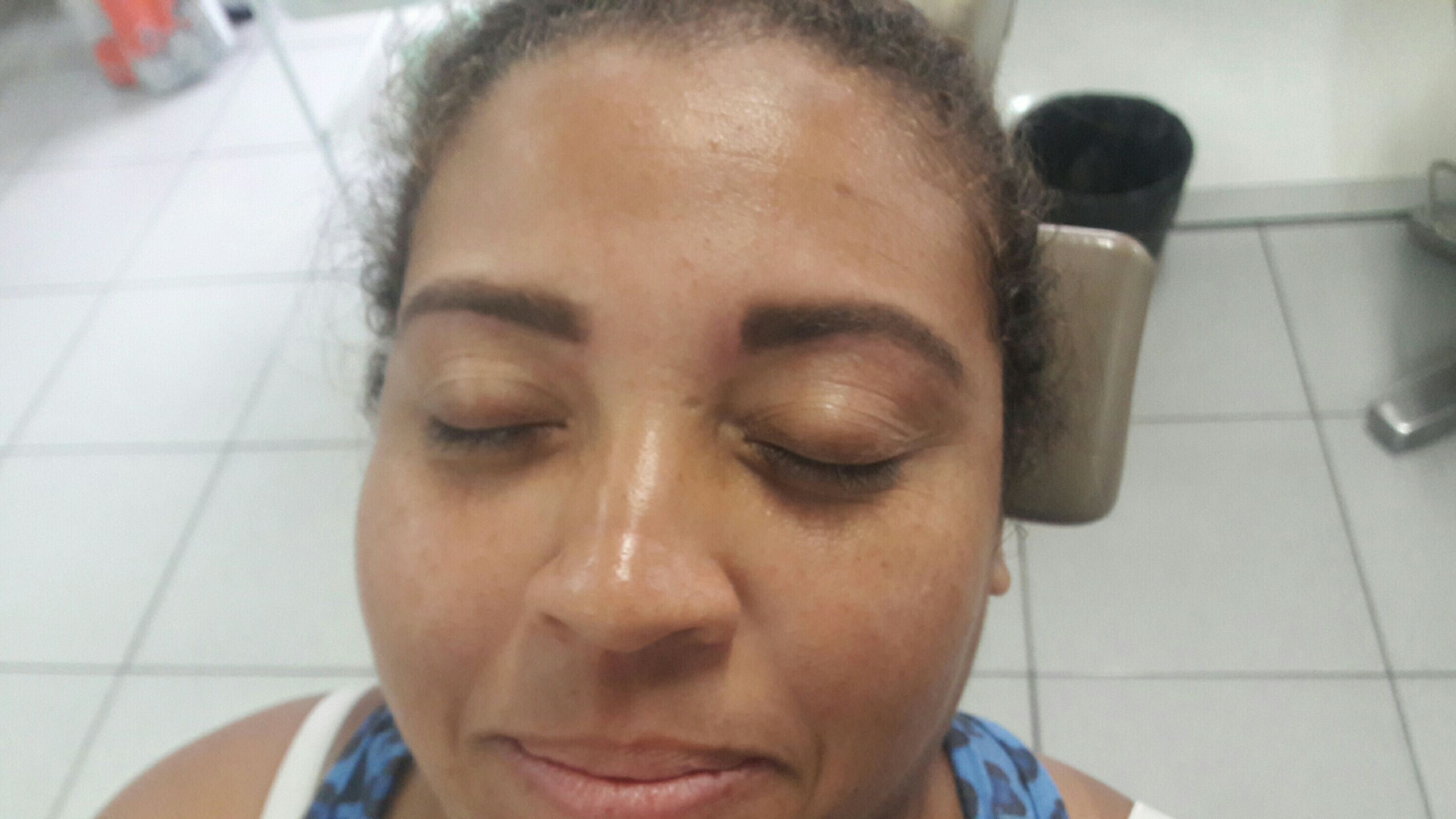 Design de sobrancelha, com Henna. estética maquiador(a)