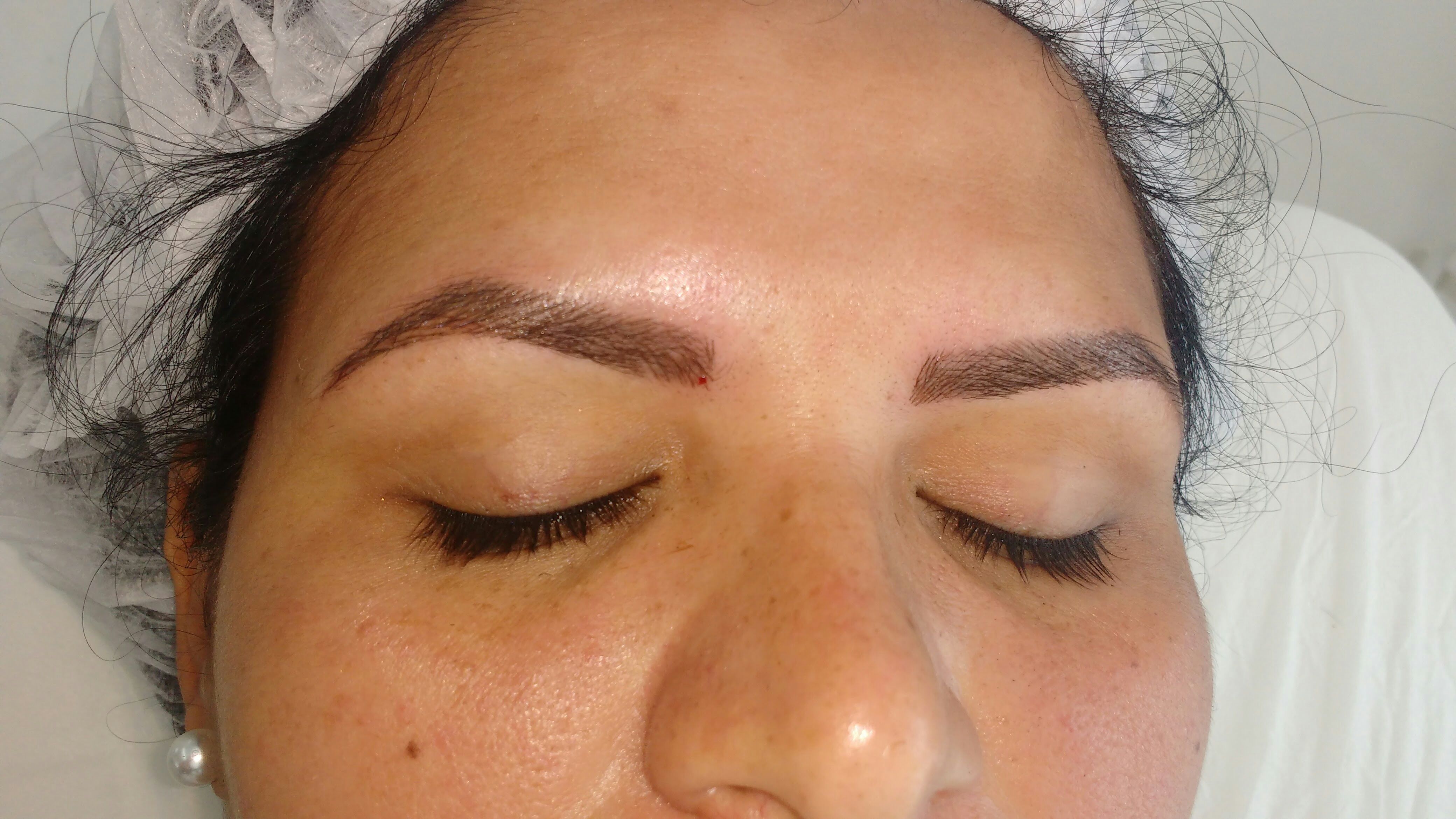 Microblading estética designer de sobrancelhas micropigmentador(a)