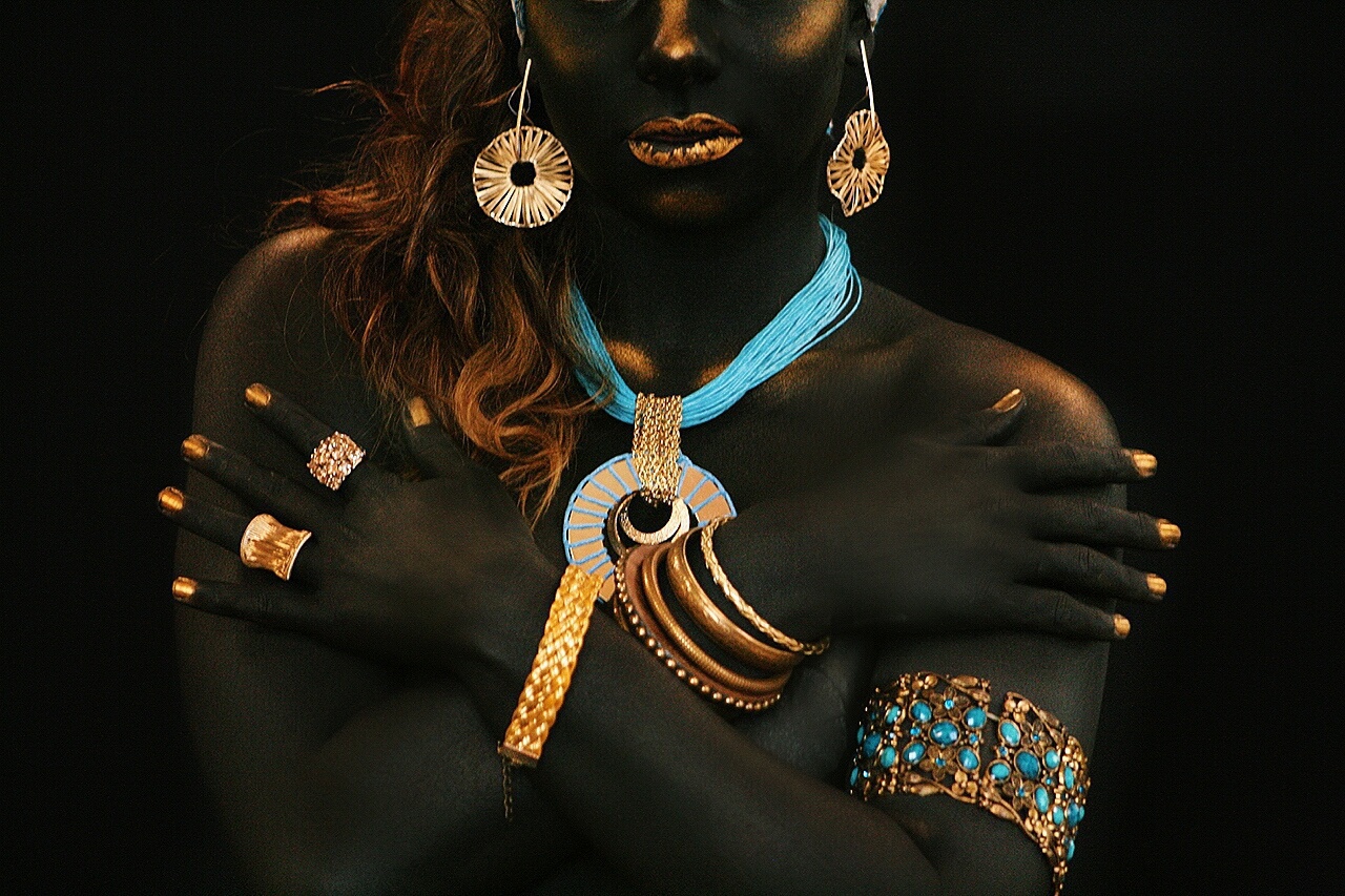 Coleção de Joias - Mitologia Africana Yorubá #makeup #conceptualmakeup #maquiagemconceitual #mitologiaafricana #orixás #oxum #joias maquiagem maquiador(a)