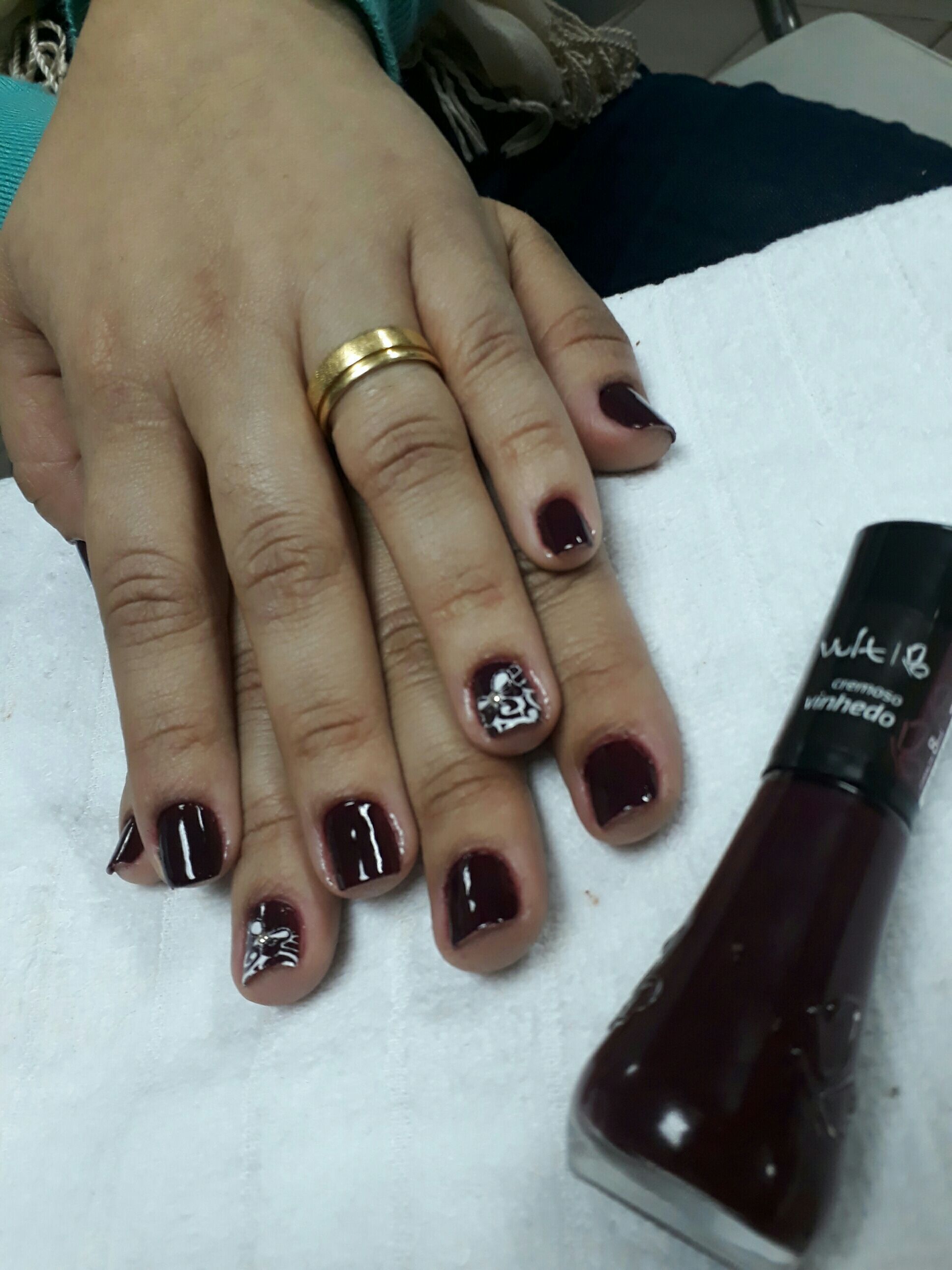 esteticista designer de sobrancelhas