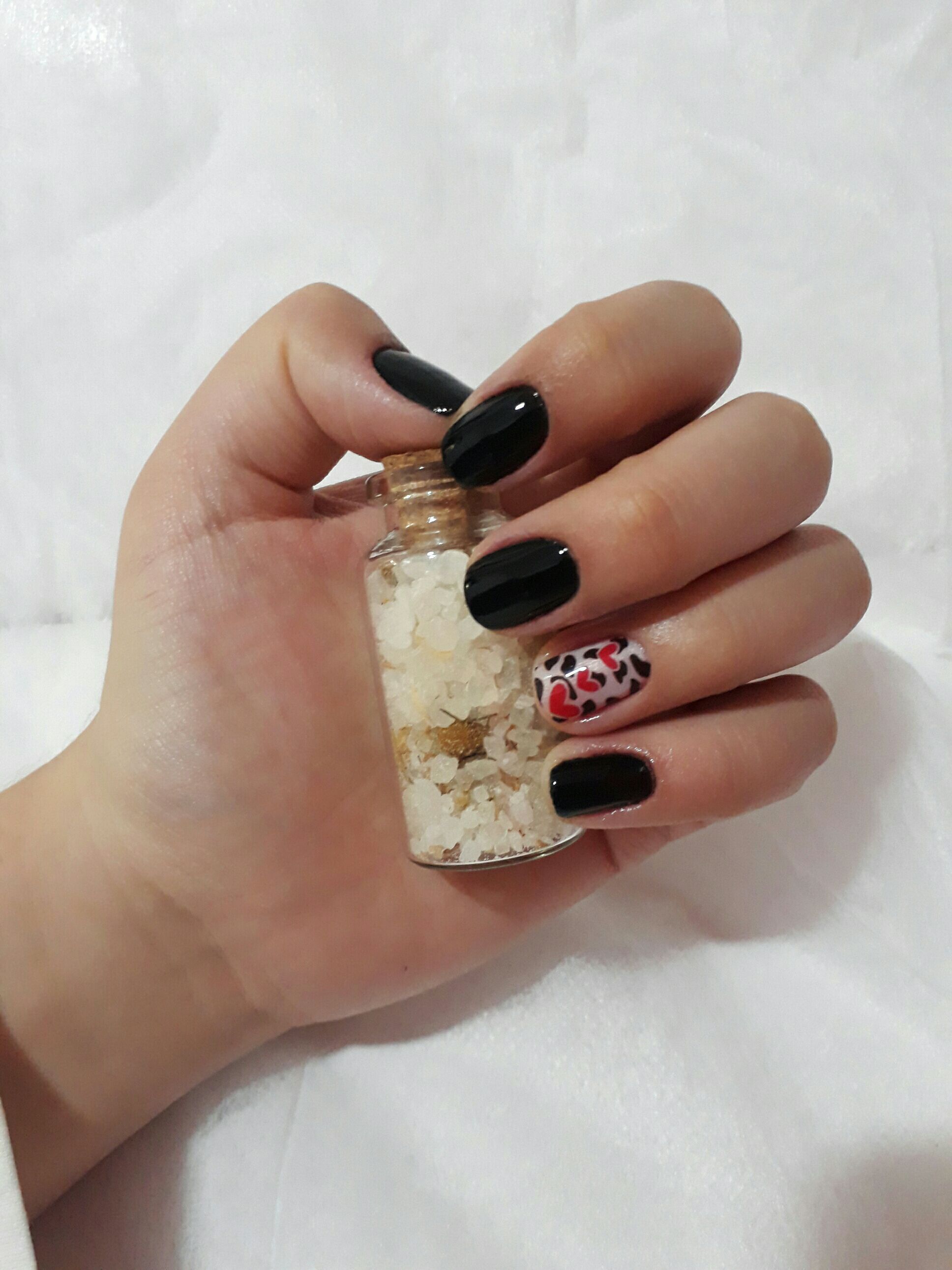 unha esteticista designer de sobrancelhas