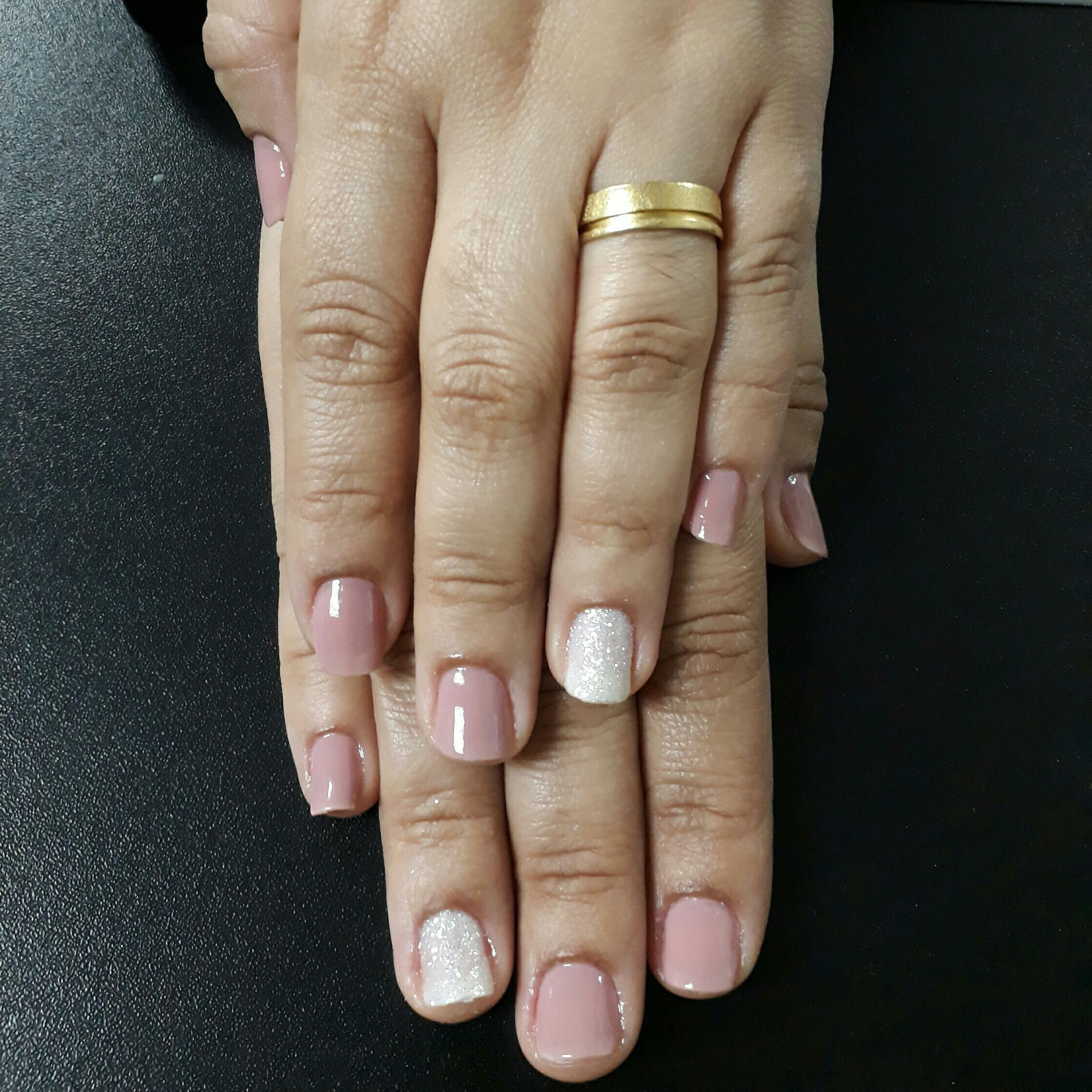 Unhas com glitter 😚 unha esteticista designer de sobrancelhas