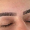 Designer de sobrancelha + alisamento de sobrancelha + aplicação de hena