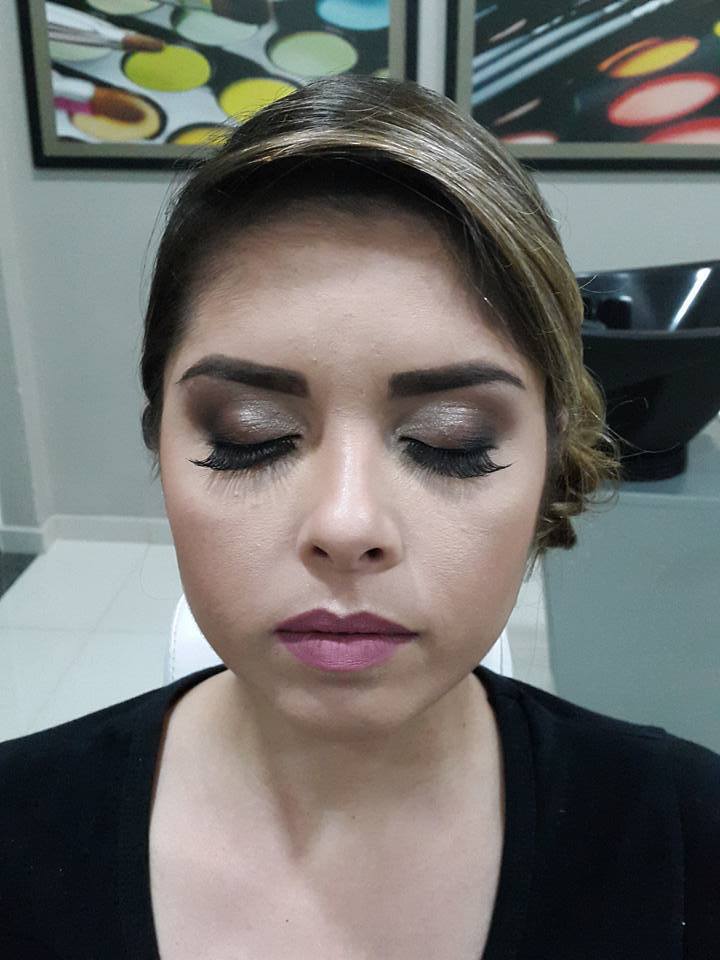 maquiagem maquiador(a) designer de sobrancelhas micropigmentador(a)