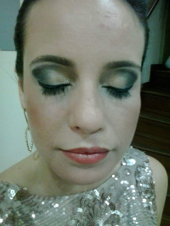 Make marcada ousada cabeleireiro(a) maquiador(a)