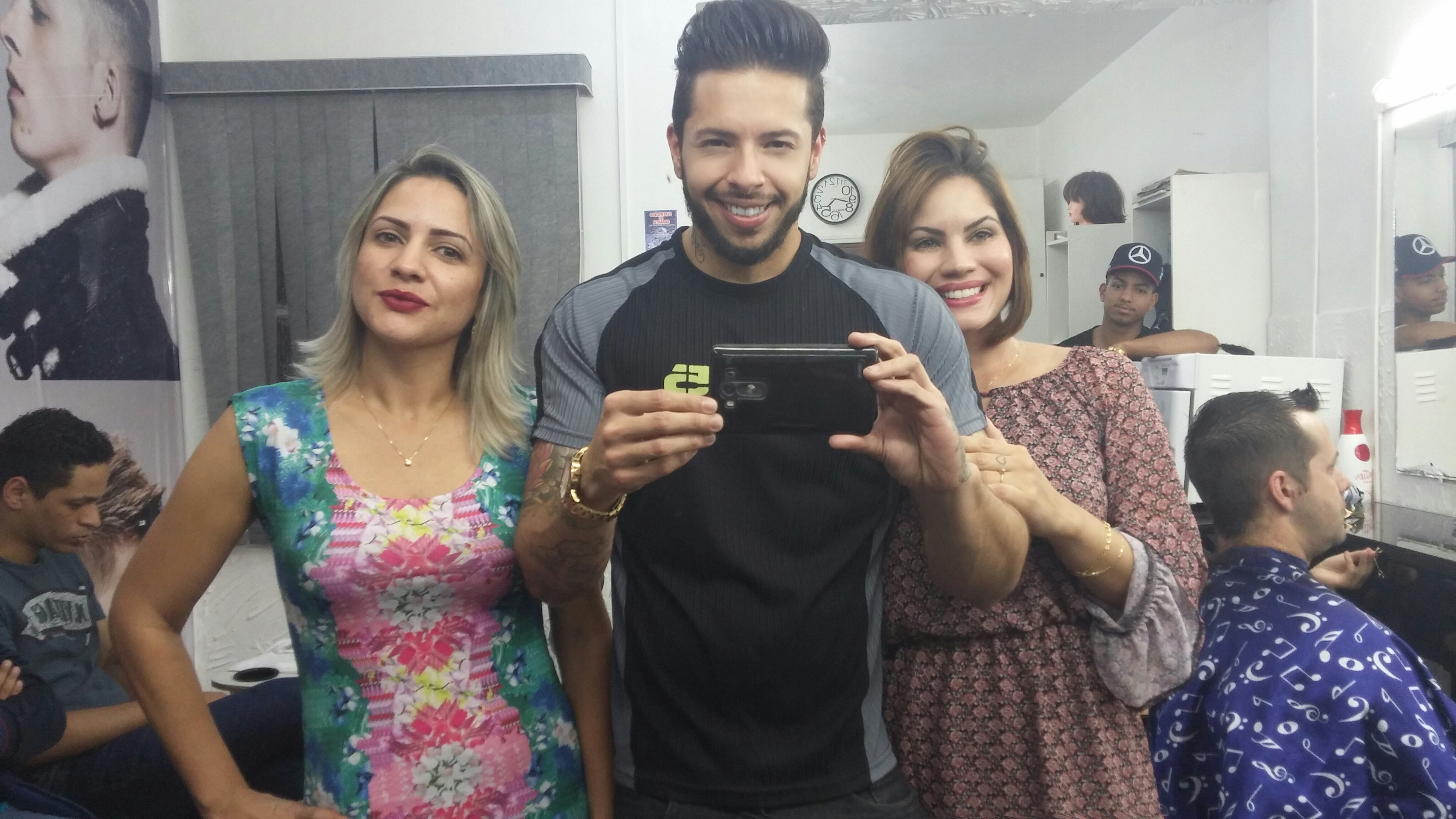 Trabalho duplo simultâneo! cabelo cabeleireiro(a)