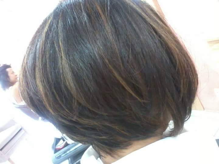Corte curto desconectado suave cabeleireiro(a) maquiador(a)
