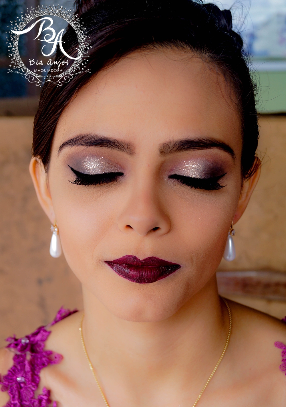 Madrinha de Casamento com maquiagem brilhante!
#madrinha #brilho #batomescuro maquiagem maquiador(a)