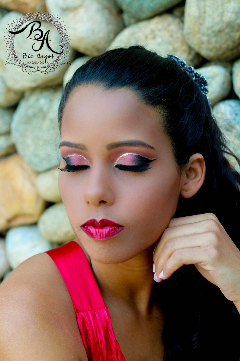 Olhos Ousados com Double Cut e Maquiagem Vermelha - Ombré Lips
#ousados #doublecut #maquiagem #cutglitterinado #ombrélips maquiagem maquiador(a)
