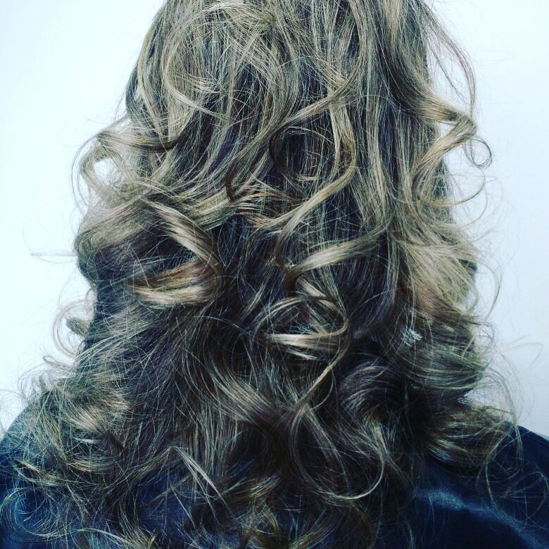 cabelo cabeleireiro(a) designer de sobrancelhas stylist / visagista stylist / visagista