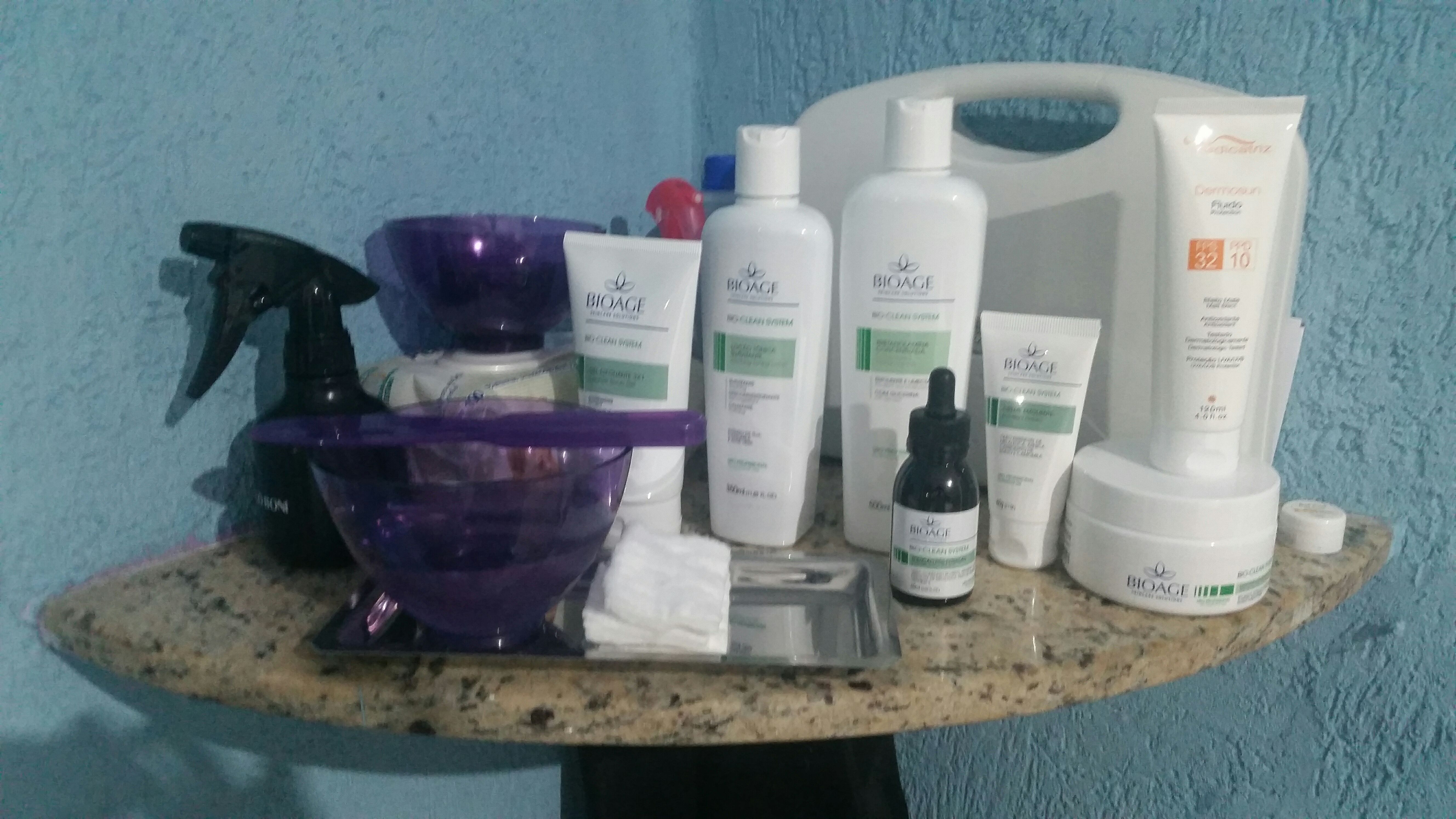 Produtos que estou utilizando para o procedimento de limpeza de pele (Bioage). estética esteticista