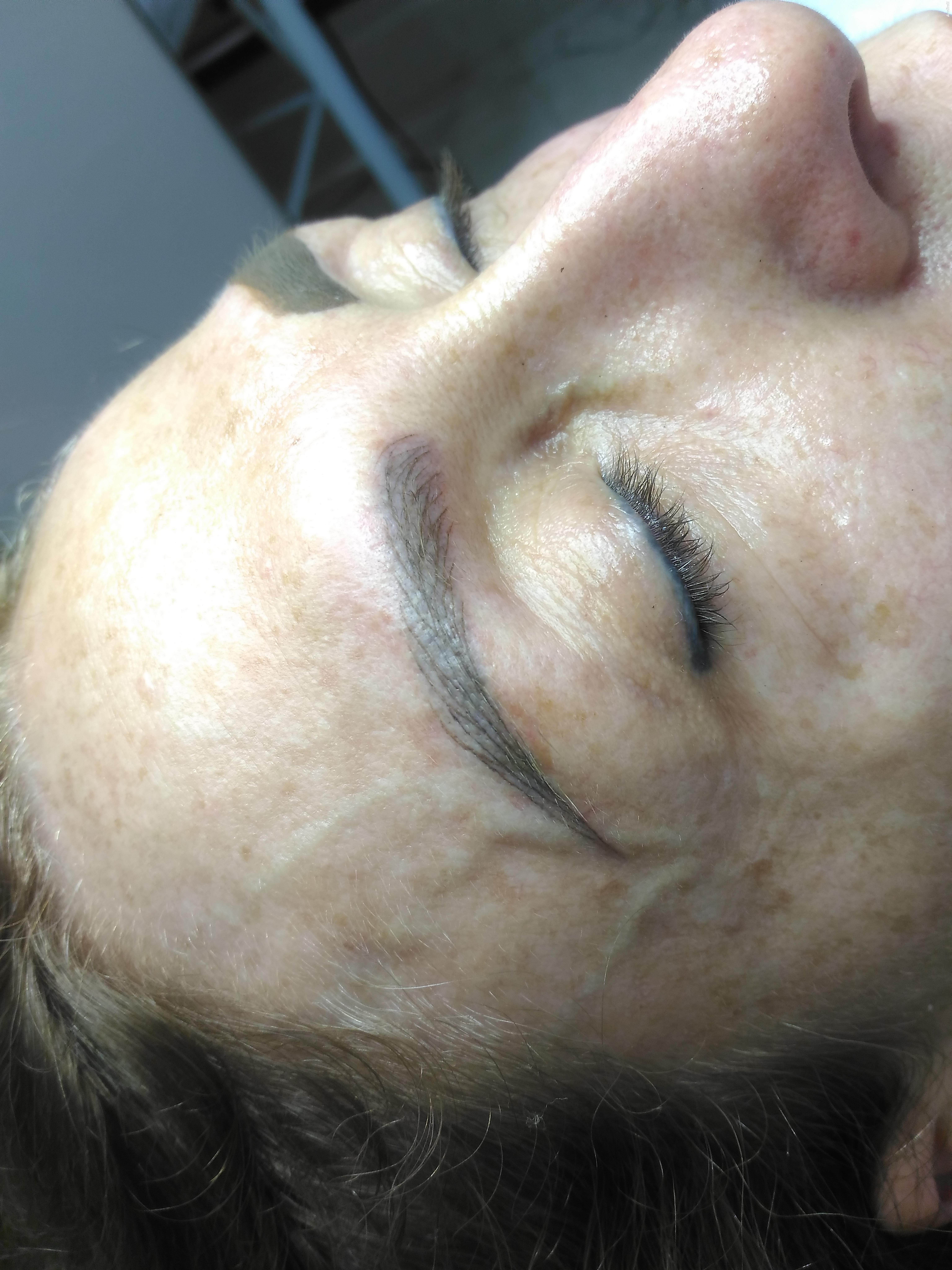  Cliente em pelos !Técnica em 3d realista  proporcionando o natural
 estética micropigmentador(a) depilador(a) designer de sobrancelhas
