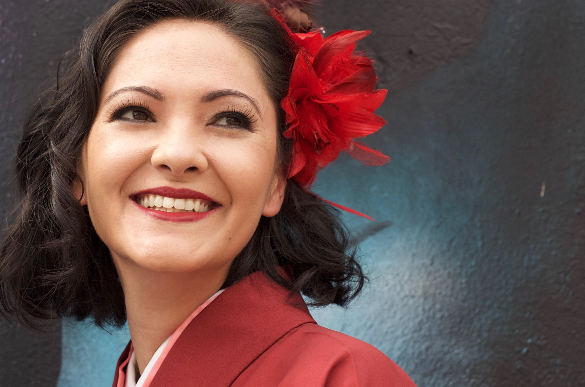 Maquiagem e Penteado Oriental - Kimono maquiagem esteticista maquiador(a) massoterapeuta gerente administrativo designer de sobrancelhas aromaterapeuta vendedor(a) cosmetólogo(a) consultor(a) docente / professor(a)
