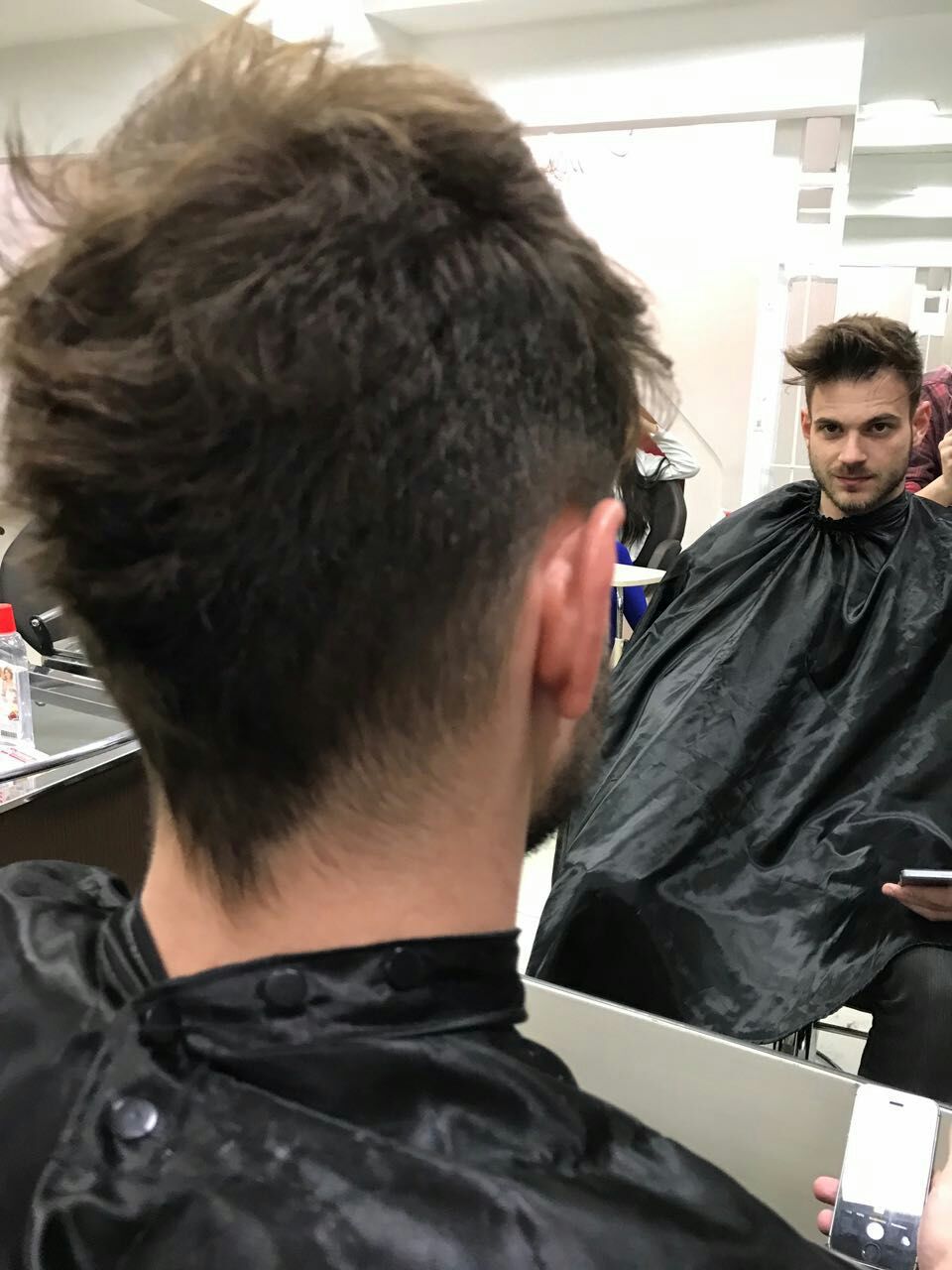 cabeleireiro(a) barbeiro(a) maquiador(a)