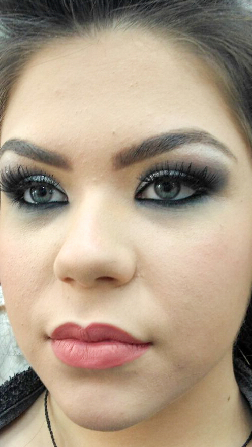 #Make #Makeup #formatura #olhosmarcados #makeadolescente #makesuave #olhosverdes maquiagem cabeleireiro(a) maquiador(a)