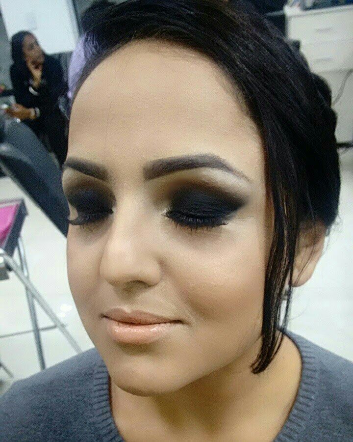 cabeleireiro(a) maquiador(a) designer de sobrancelhas stylist / visagista