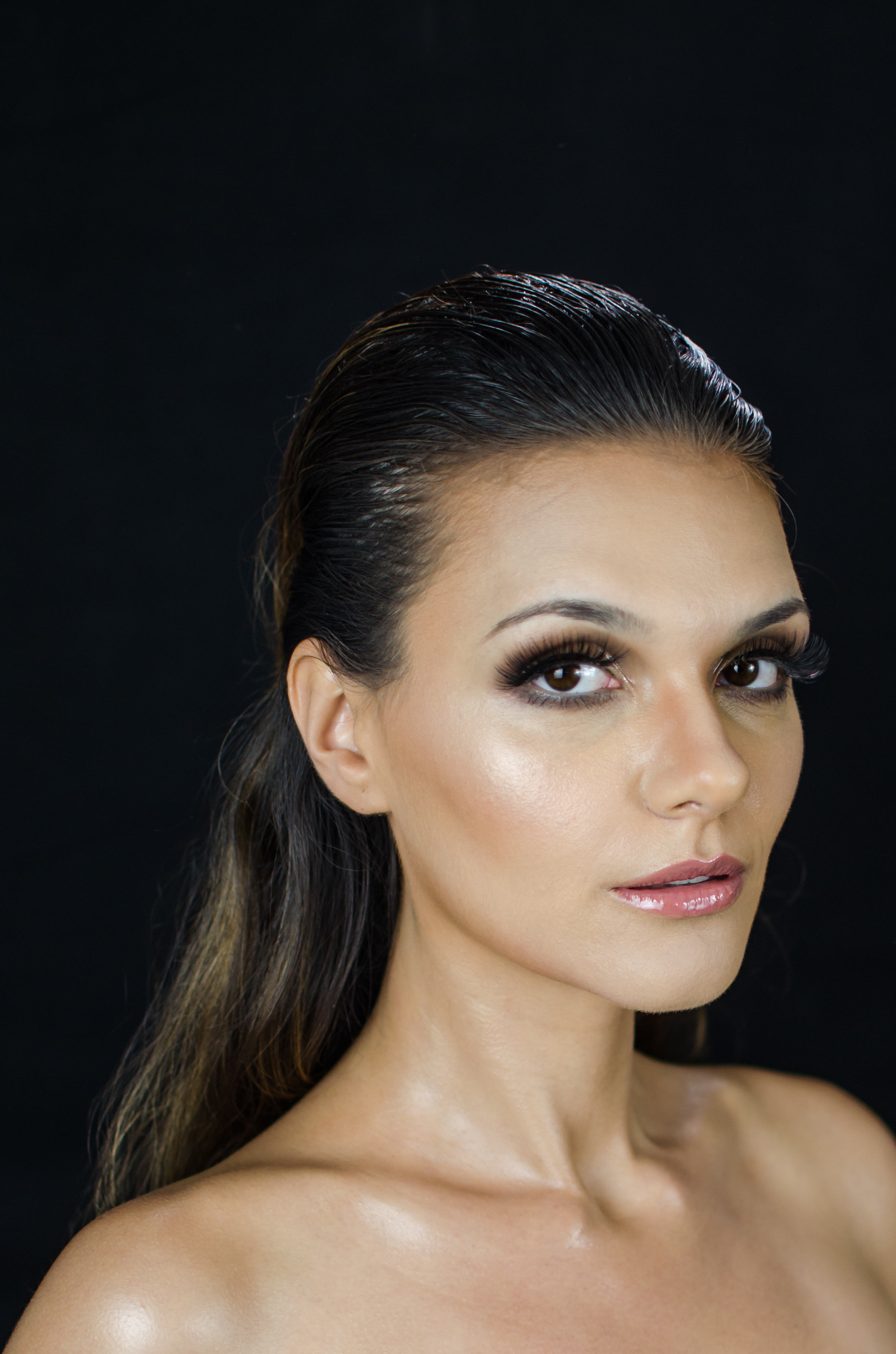 Maquiagem Airbrush maquiagem esteticista maquiador(a) massoterapeuta gerente administrativo designer de sobrancelhas aromaterapeuta vendedor(a) cosmetólogo(a) consultor(a) docente / professor(a)