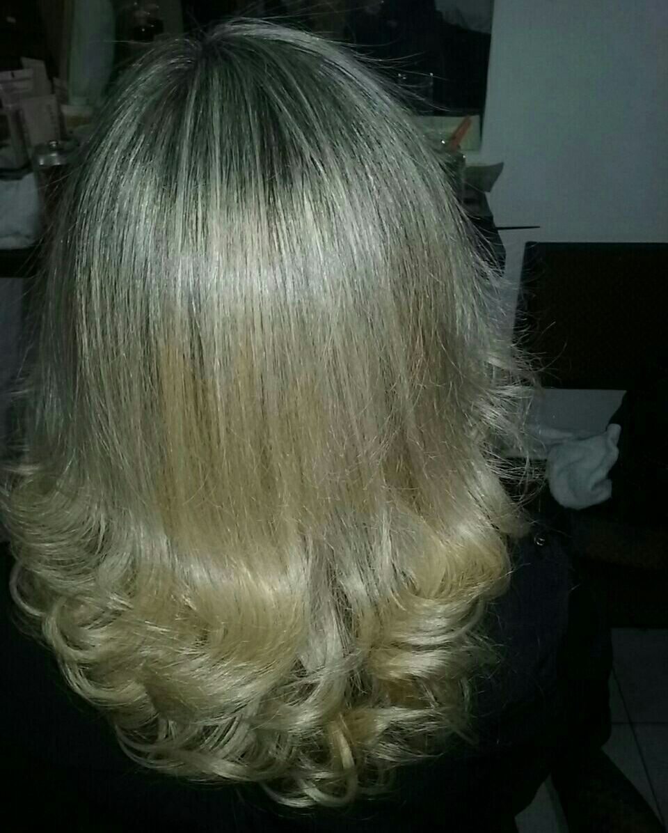 Luzes na touca 
Tonaizacao com 9. 89
Escova modelada cabelo auxiliar cabeleireiro(a)