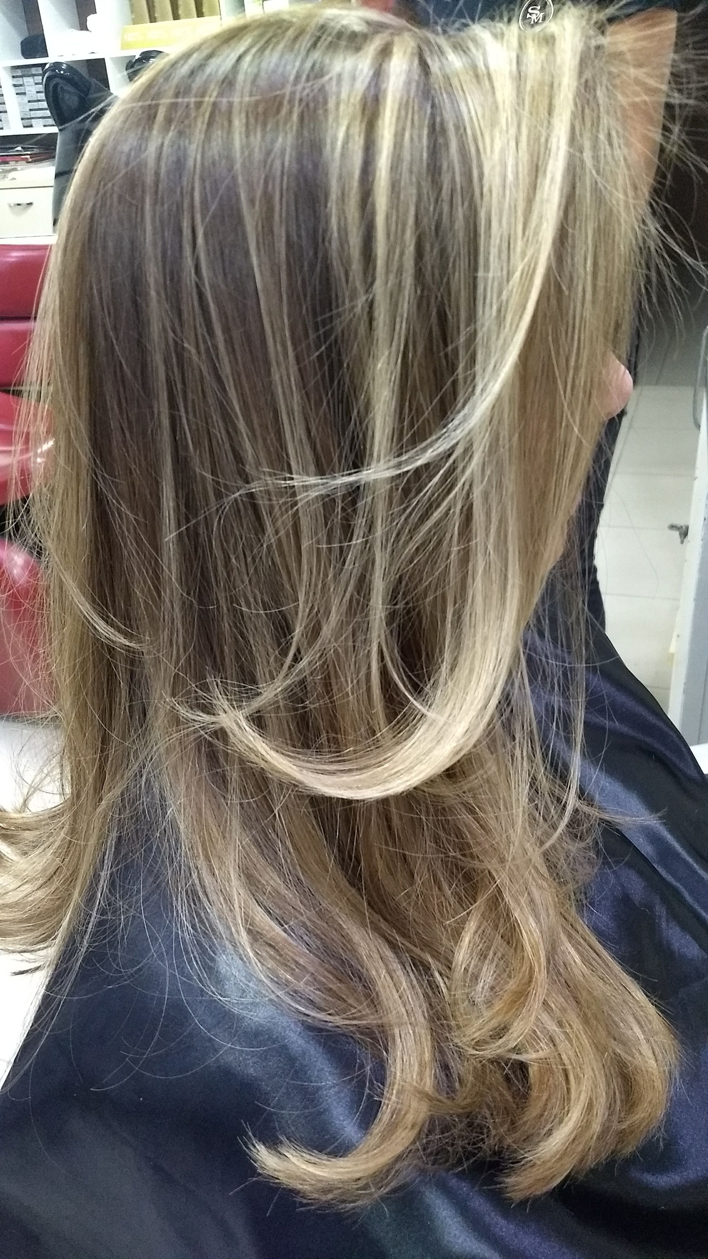 cabelo cabeleireiro(a) maquiador(a) estudante (cabeleireiro) estudante (maquiador) auxiliar administrativo auxiliar cabeleireiro(a)