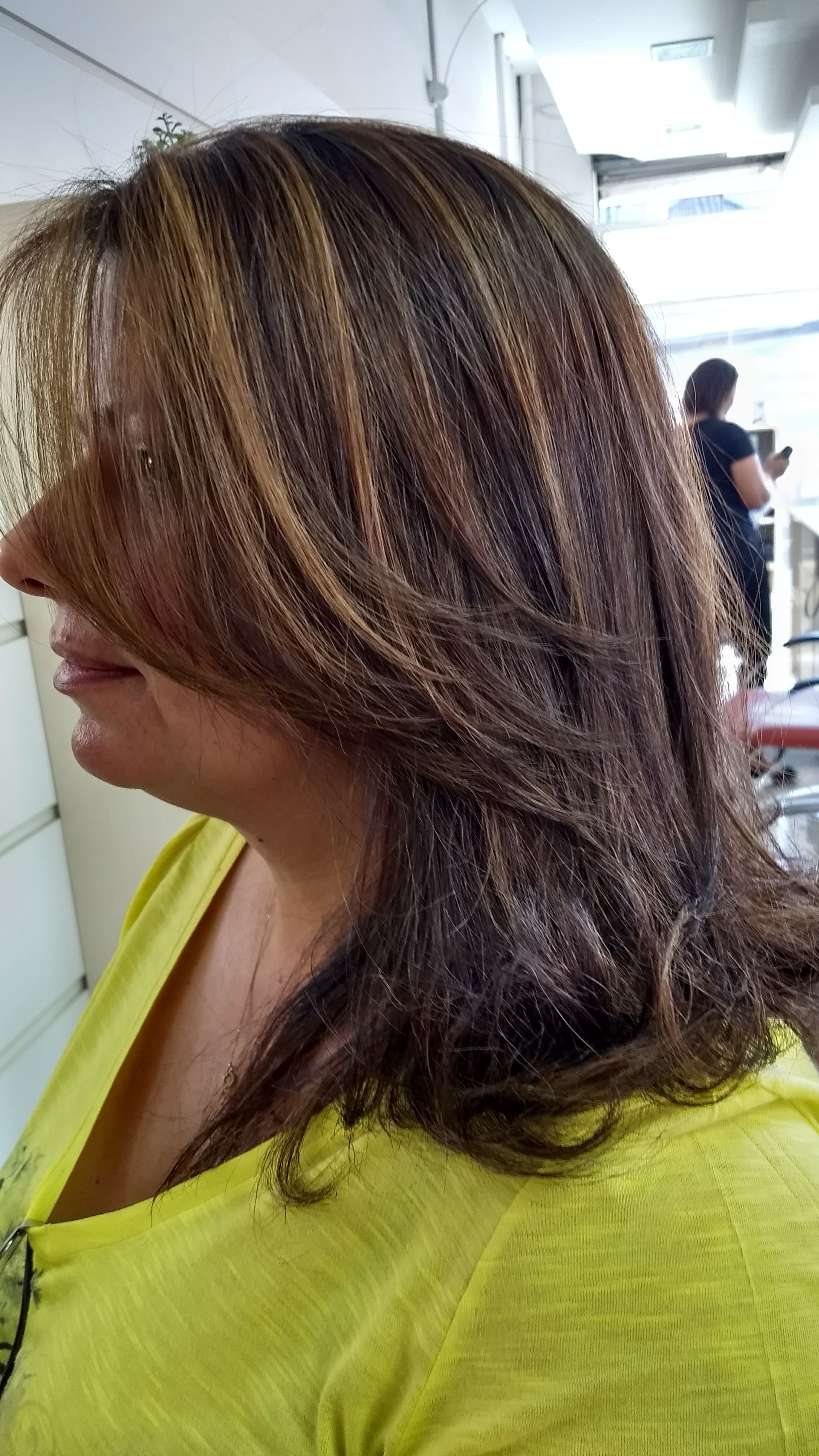 cabelo cabeleireiro(a) maquiador(a) estudante (cabeleireiro) estudante (maquiador) auxiliar administrativo auxiliar cabeleireiro(a)