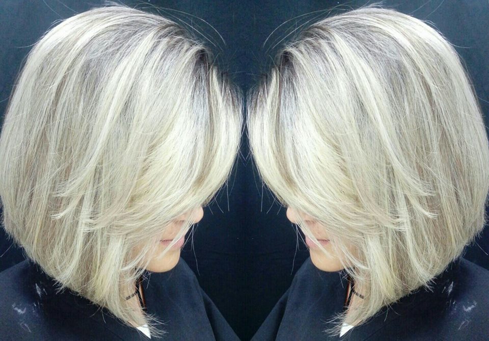 Cabelo com descoloração total na parte de baixo e mechas na raiz. #HairBlond cabelo cabeleireiro(a) auxiliar cabeleireiro(a)