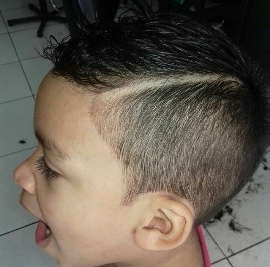 Corte Infantil
#corteinfantil  cabelo barbeiro(a) designer de sobrancelhas