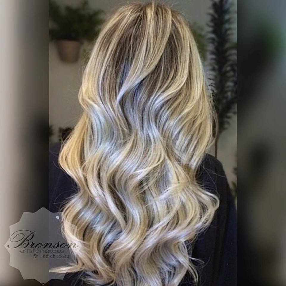 #cabelosloiros #blonde #mechas #luzes #loirodossonhos cabelo cabeleireiro(a) maquiador(a) designer de sobrancelhas