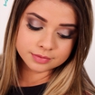 Maquiagem esfumada clássica em tons de rosa, vai bem com qualquer cor de roupa, super coringa! 

#maquiagem #clássica #esfumada #rosa #jovial #casamento #debutante #festa #makeup