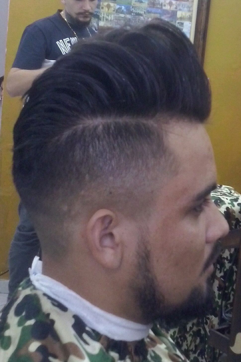 corte masculino pompadour barbeiro(a)