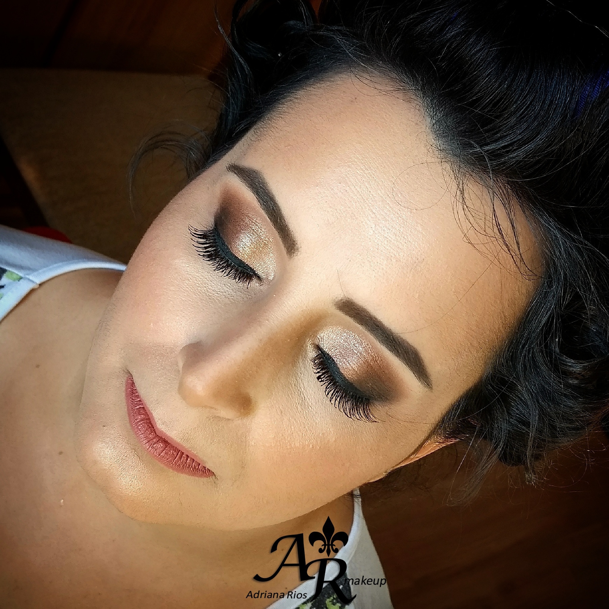  #loucaspormaquiagem #universodamaquiagem #maquiagembrasil #maquiagem #noiva #maquiadoranoabc maquiagem maquiador(a) designer de sobrancelhas