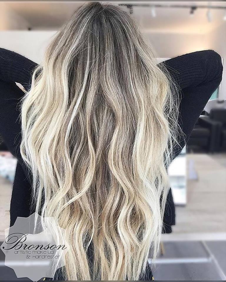 #blonde #cabelosloiros #loirodossonhos #bronsonhairemake #louro #mechas #reflexo #luzes  cabelo cabeleireiro(a) maquiador(a) designer de sobrancelhas