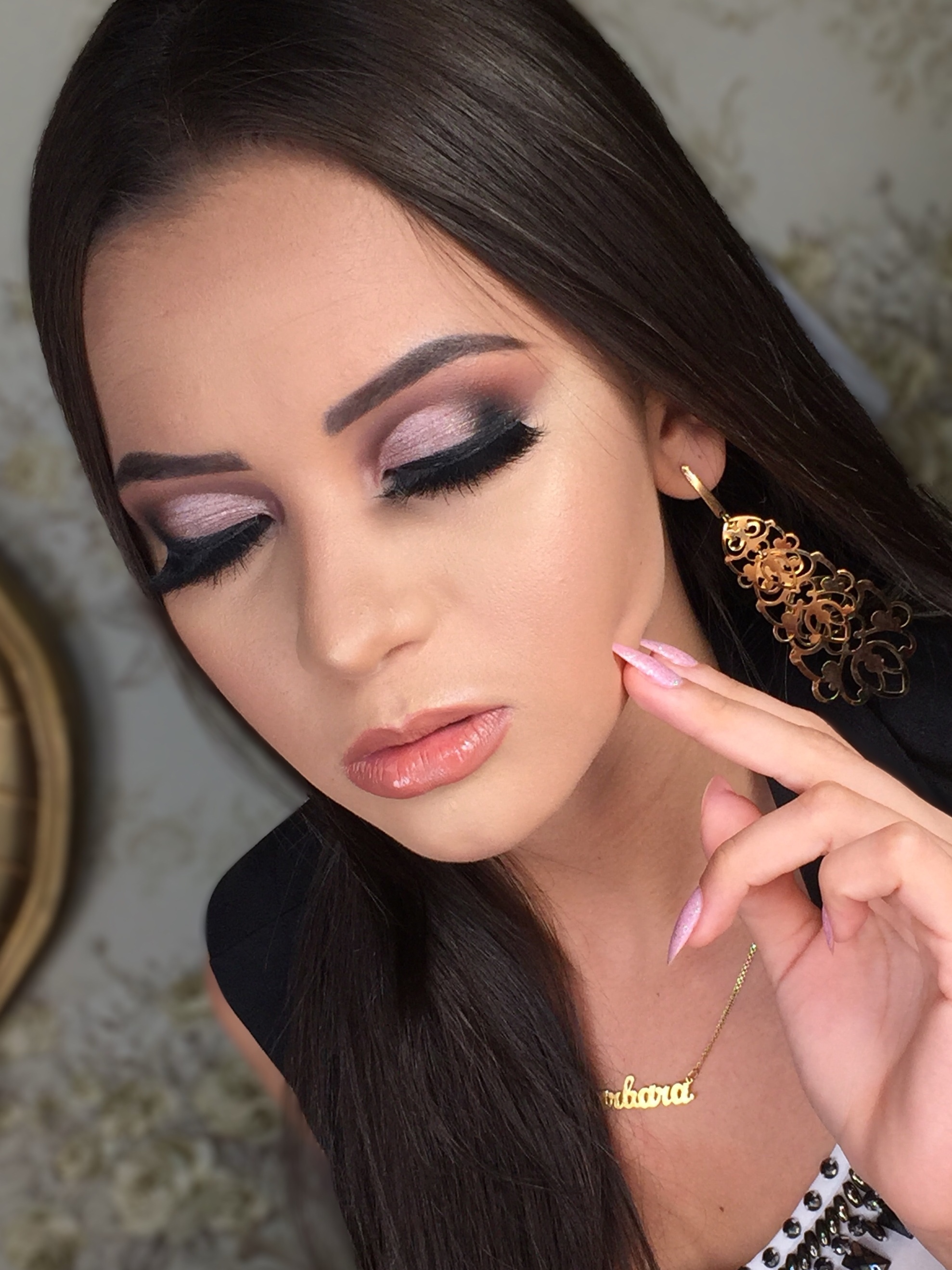 Semi cutcrease em tons rosados
#semicut #gloss #make #makeup #esfumado  maquiagem maquiador(a)