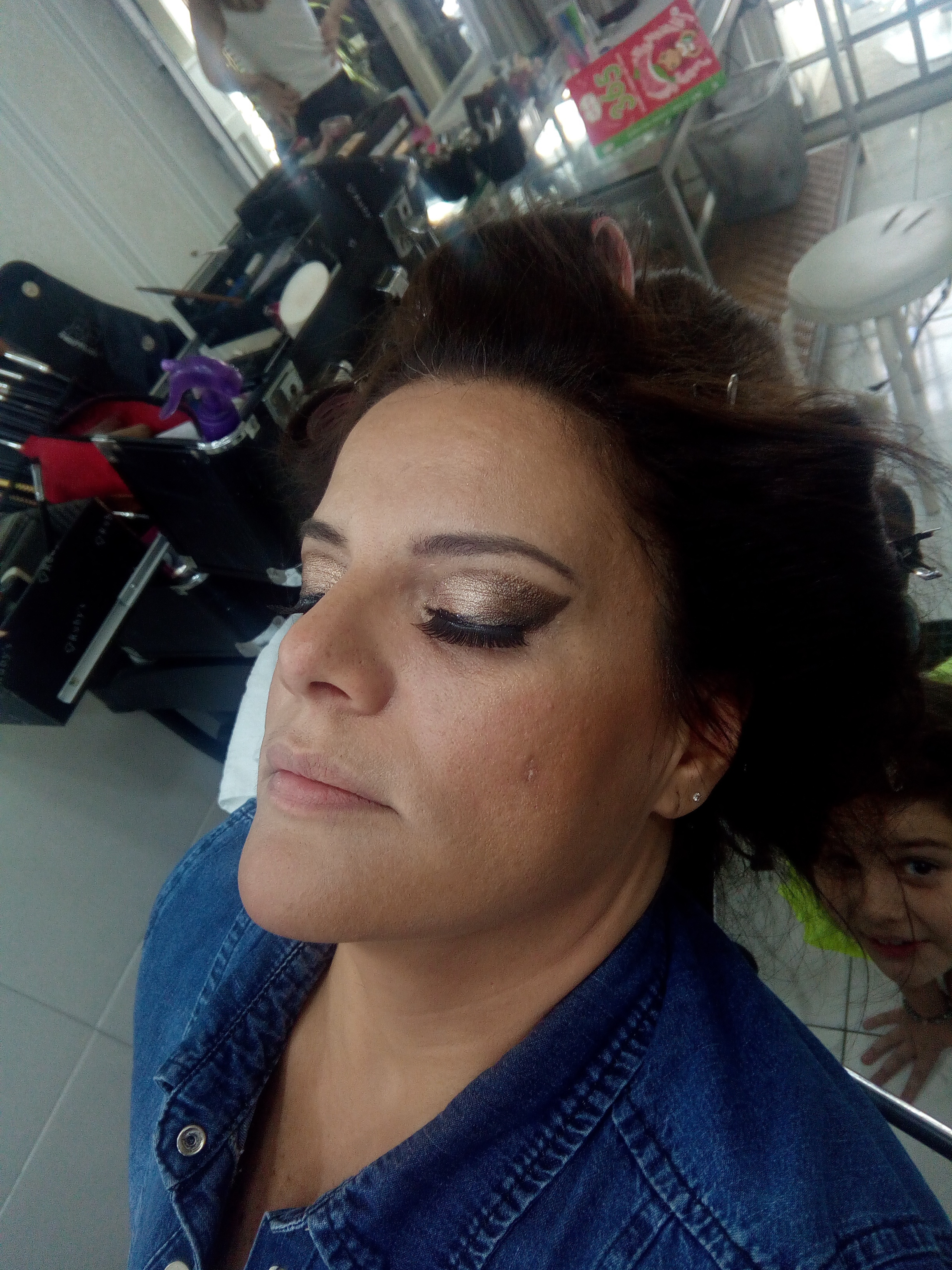 Make Madrinha - olhos em evidência com cílios postiços  maquiagem cabeleireiro(a) maquiador(a)