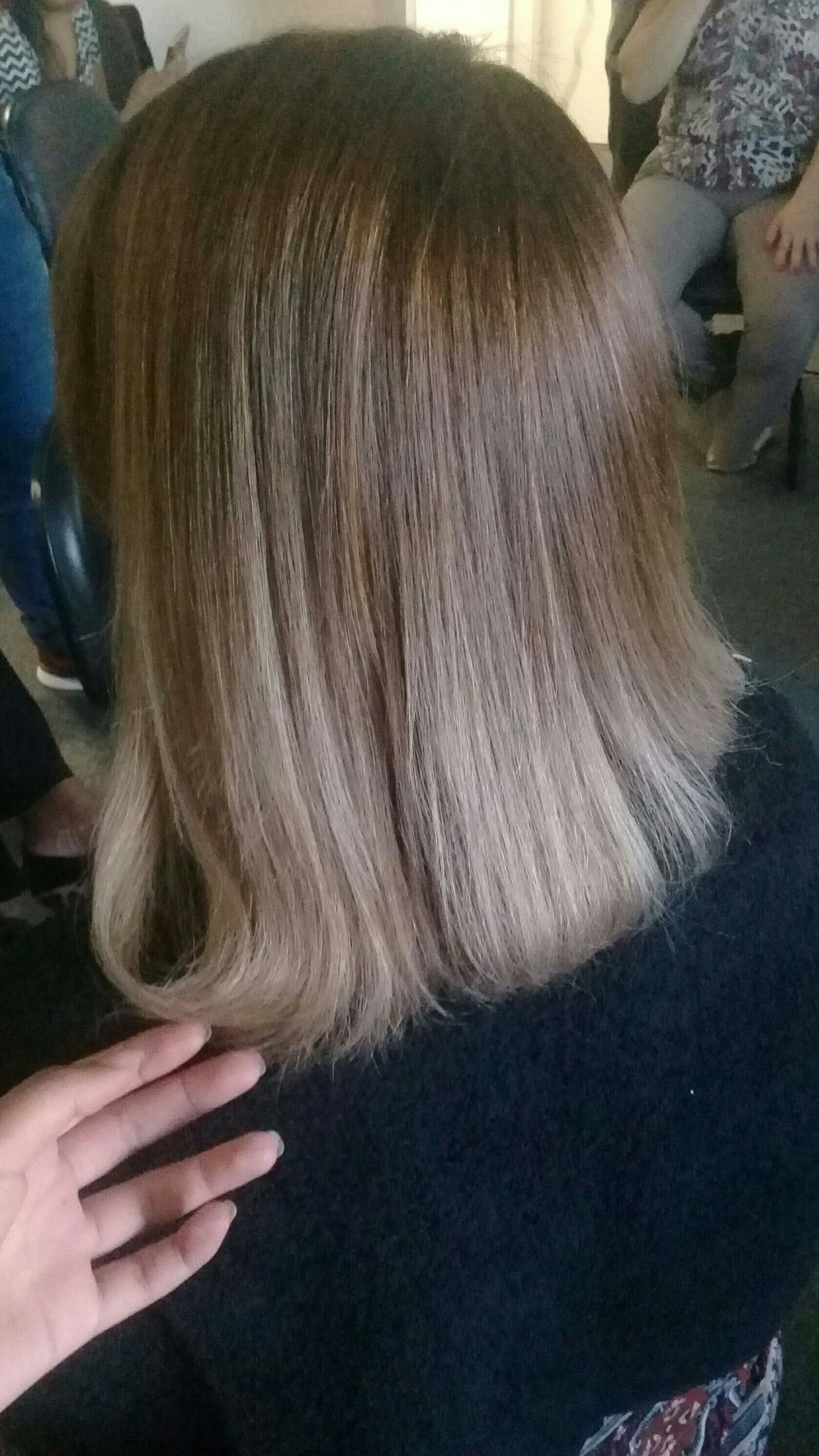 Escova lisa + finalização com piastra e argan cabelo auxiliar cabeleireiro(a) cabeleireiro(a) depilador(a) escovista designer de sobrancelhas