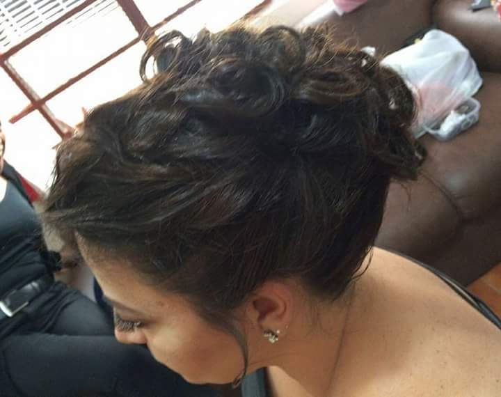 Penteado cabeleireiro(a) stylist / visagista stylist / visagista stylist / visagista stylist / visagista stylist / visagista stylist / visagista