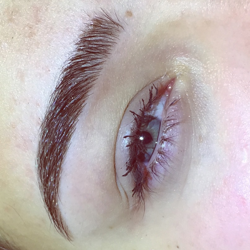 Microblading muito natural!  outros esteticista