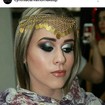 Maquiagem temática árabe com delineado duplo e cute crease. 