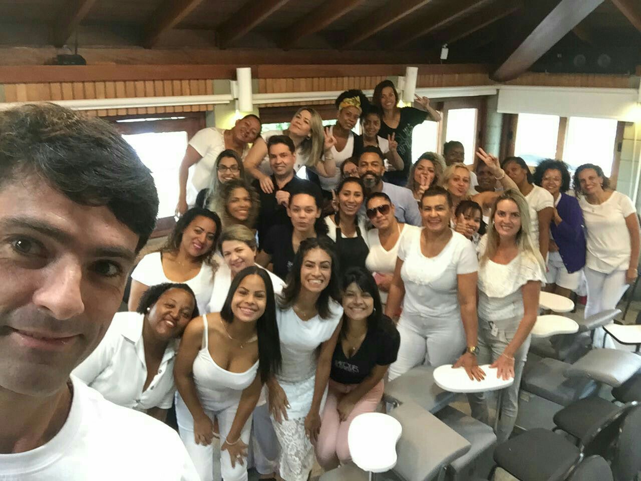 Temporada Jacques Janine Riviera de São Lourenço 26/12/2017 à 08/01/2018 unha designer de sobrancelhas