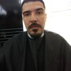 Antes de fazer a barba na toalha quente.