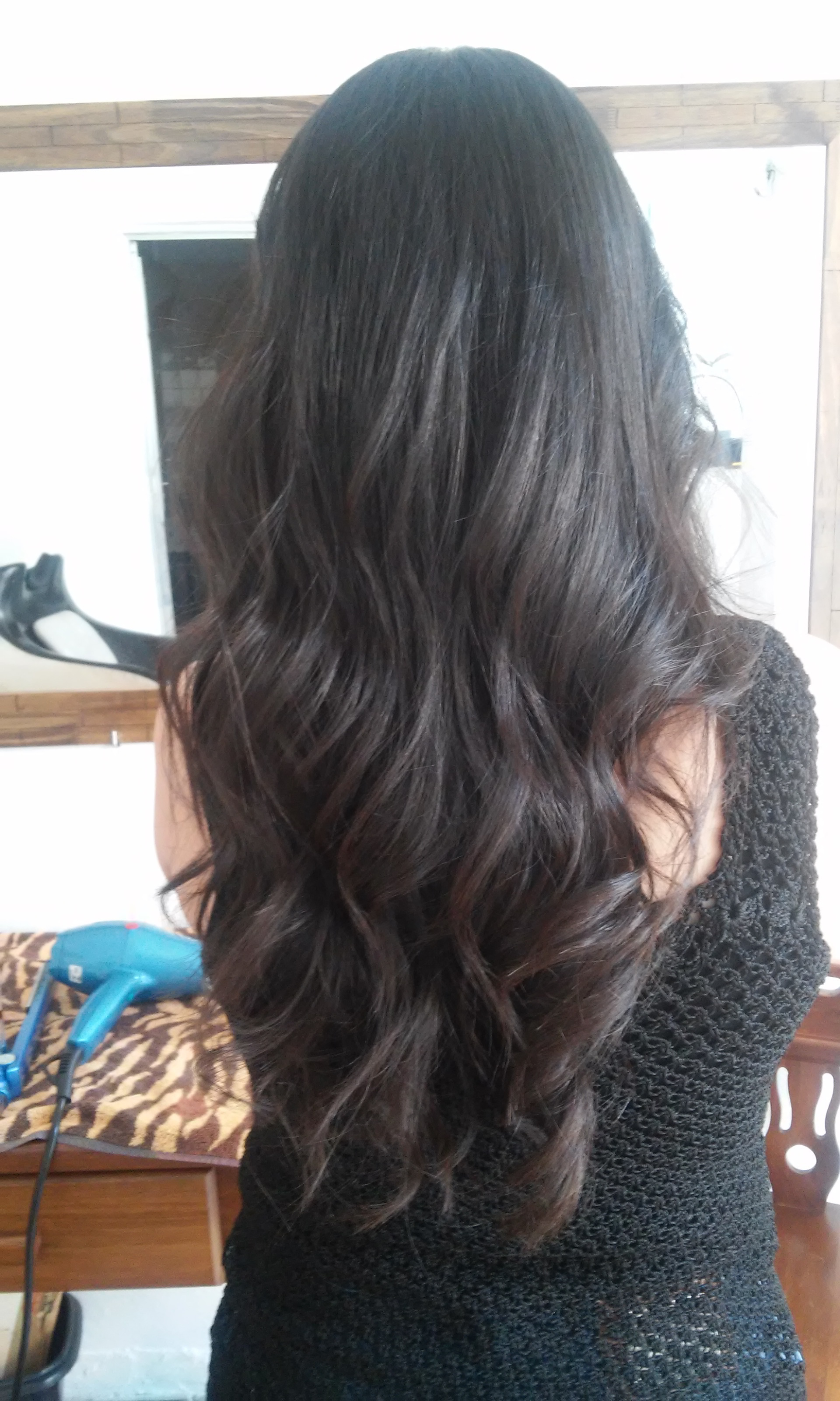 Tratamento de banho de verniz e corte.
#Morenas #cabelolongo #corte #lovehair cabeleireiro(a) designer de sobrancelhas