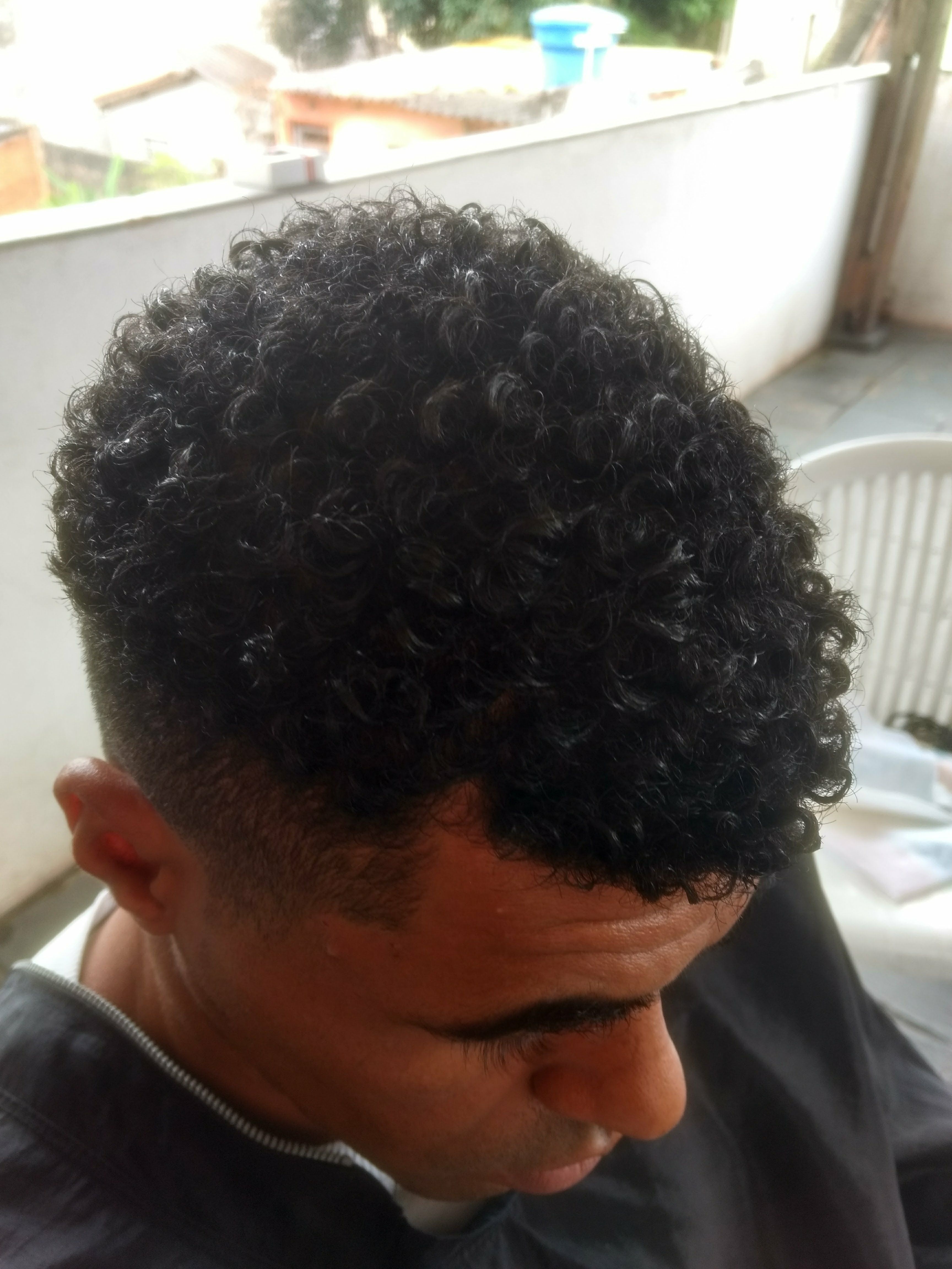 Nudred cabelo barbeiro(a)