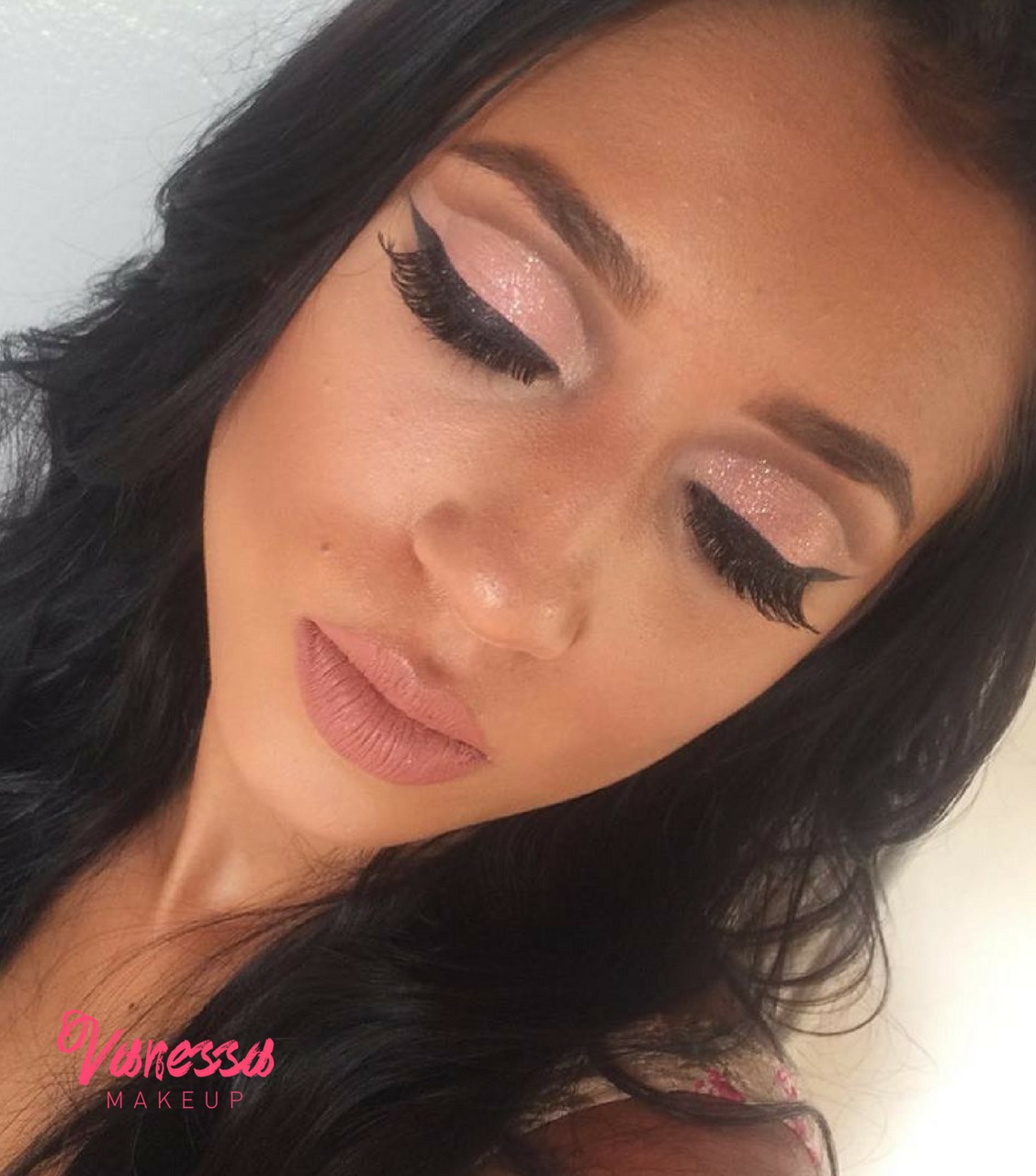Maquiagem Cut Crease Aberto em tons de rosa. maquiagem maquiador(a)