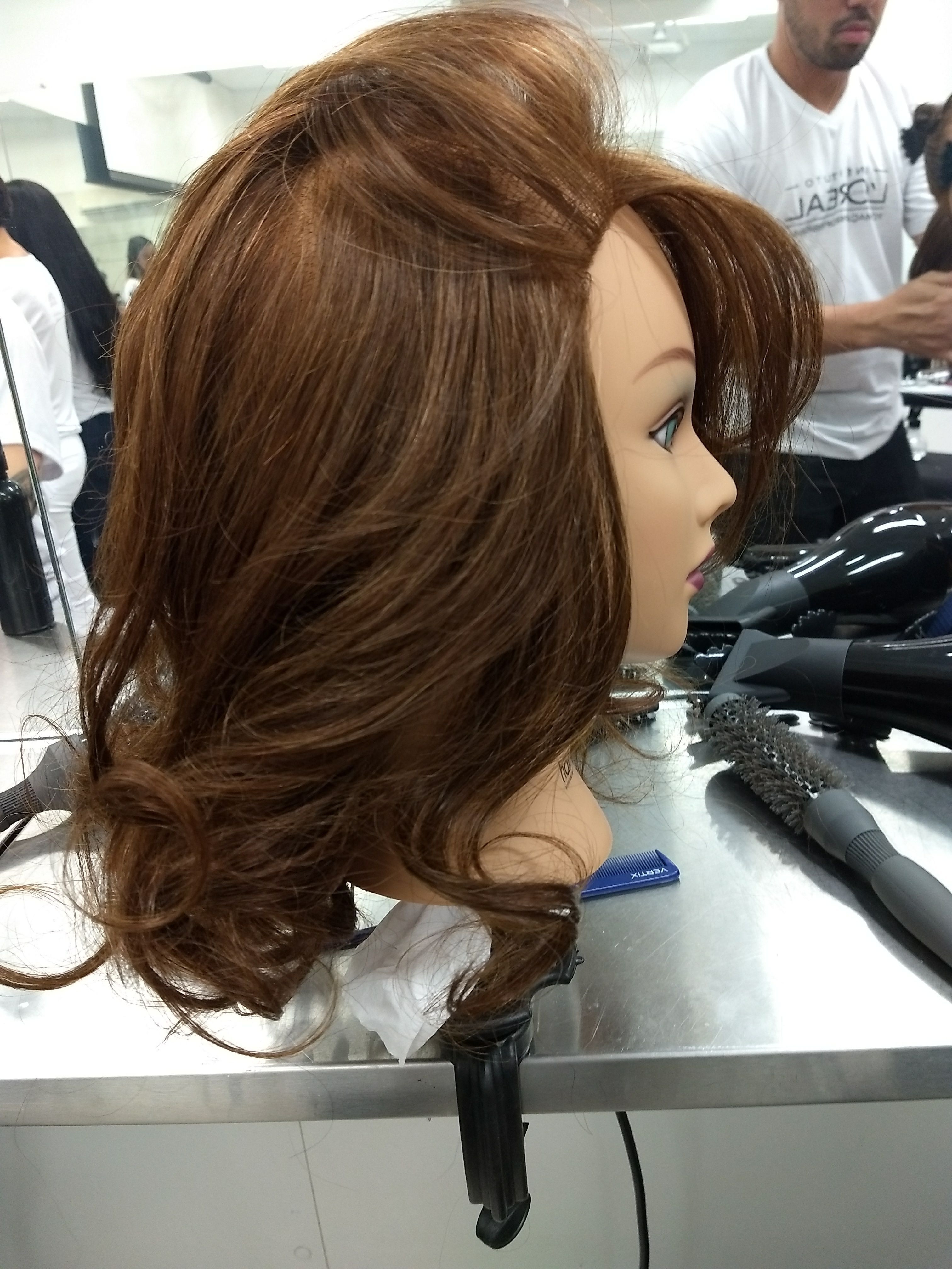 Escova modelada cabelo auxiliar cabeleireiro(a) auxiliar cabeleireiro(a)