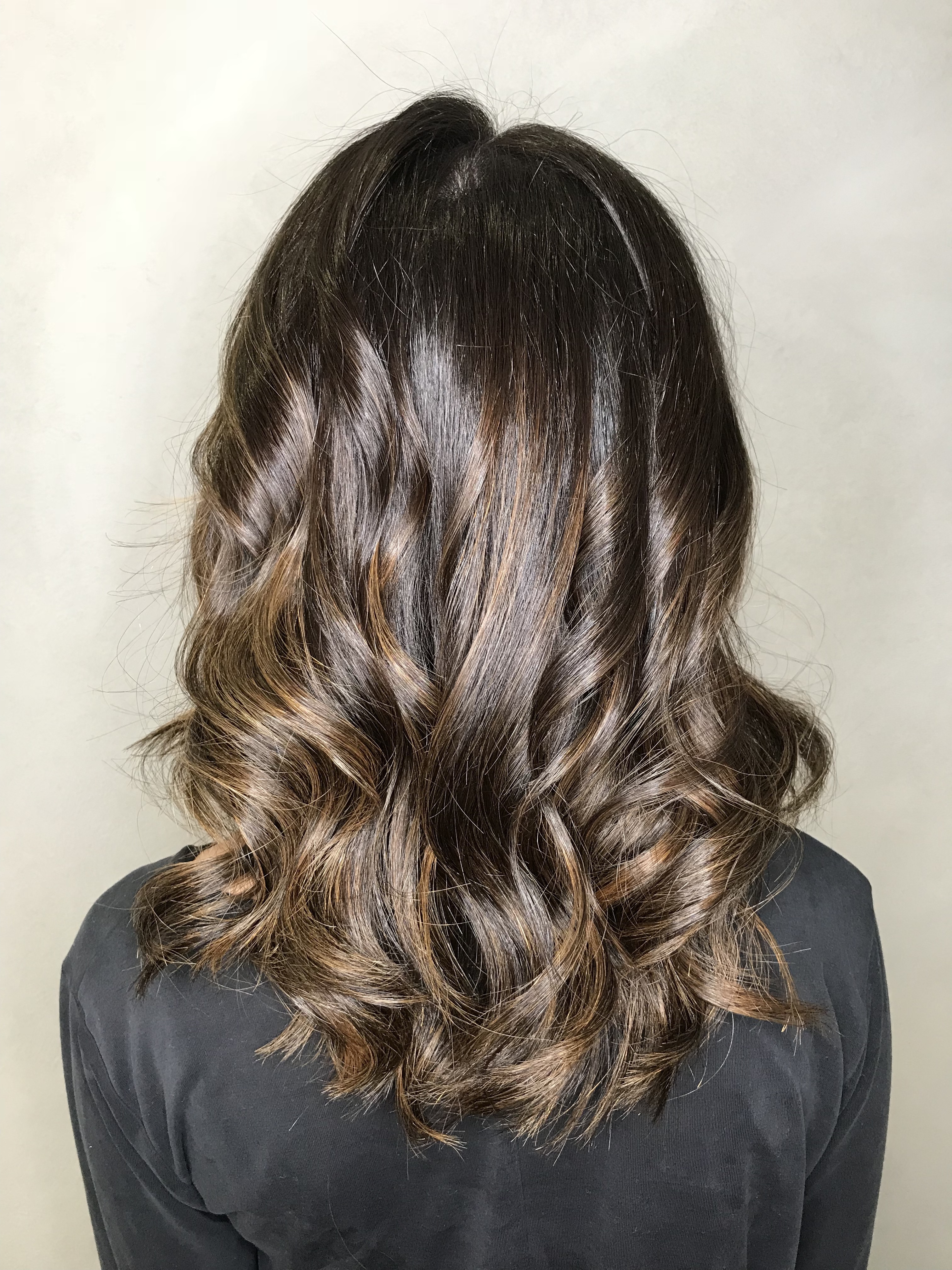 Morena iluminada blond brown cabelo cabeleireiro(a) maquiador(a)