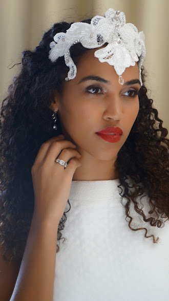 Portfólio Noivas
Modelo Tamara Branco
Foto Izabel Deodato
Beleza assinada por mim

#mua #makeupartist #maquiadora #makeup #noiva #bride #photoshoot #maquiagem #bridalmakeup #noiva2019 #noiva2020 #makeupbr #acessorios #redlips #blonde #model #casamento #editorial #beauty #maquiagembrasil #cerimonia #cerimonial #saopaulo #sp maquiagem maquiador(a)