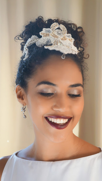 Portfólio Noivas
Modelo Tamara Branco
Foto Izabel Deodato
Beleza assinada por mim

#mua #makeupartist #maquiadora #makeup #noiva #bride #photoshoot #maquiagem #bridalmakeup #noiva2019 #noiva2020 #makeupbr #acessorios #redlips #blonde #model #casamento #editorial #beauty #maquiagembrasil #cerimonia #cerimonial #saopaulo #sp maquiagem maquiador(a)