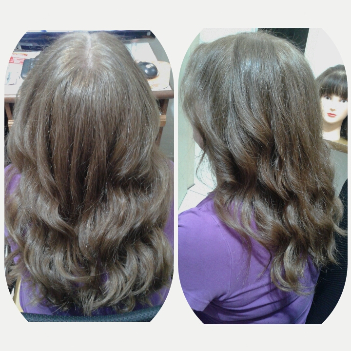 escova finalizada com cachos na chapinha. cabelo auxiliar cabeleireiro(a) designer de sobrancelhas