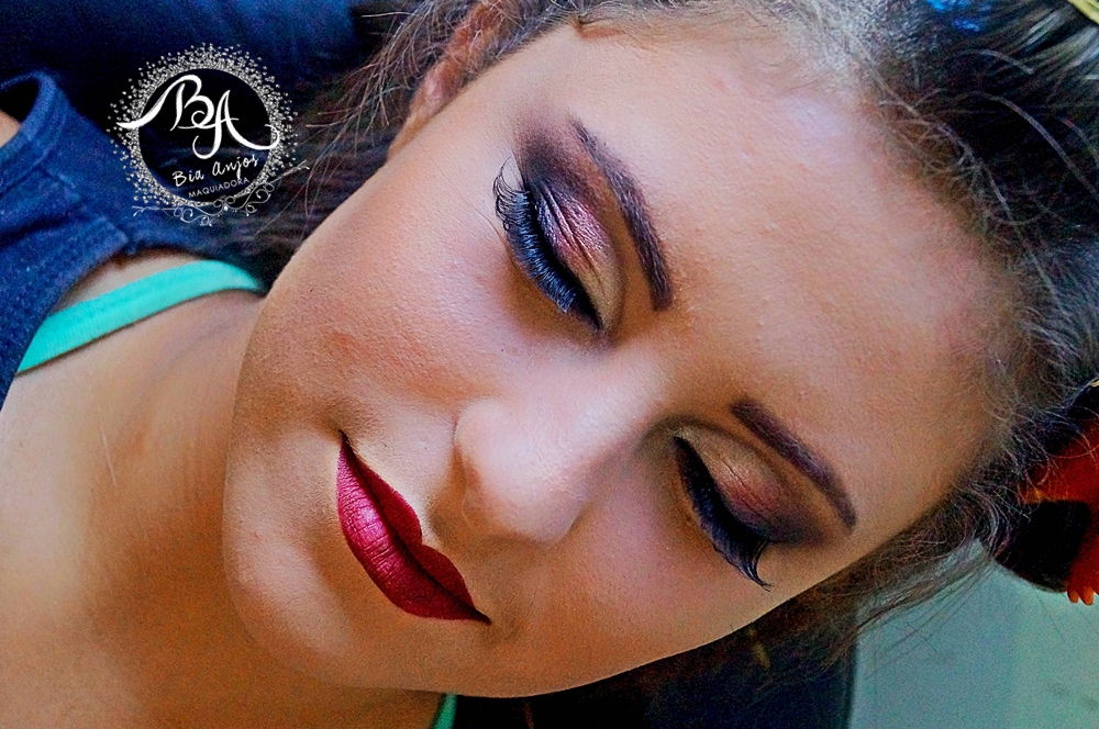 Cut Crease Marcante para Formanda maquiagem maquiador(a)