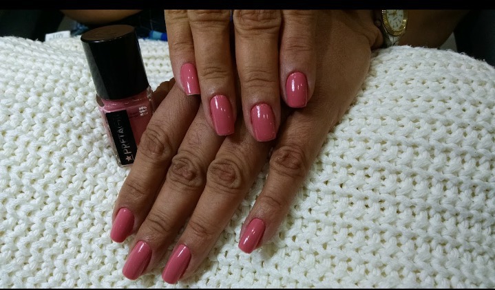 unha manicure e pedicure recepcionista