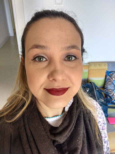 Após consultoria de imagem, foi desenvolvida uma maquiagem completamente personalizada de acordo com a personalidade, formato de rosto, gosto e cores que favorecem a cliente.
#maquiagem #makeup #make #maquiadora #makeupartist #makeup #consultoriadeimagem #colorimetria #visagismo #formatura  #basicmakeup #basicmake maquiagem maquiador(a) consultor(a) designer de sobrancelhas